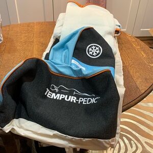 Temperpedic twin mattress protector pad.